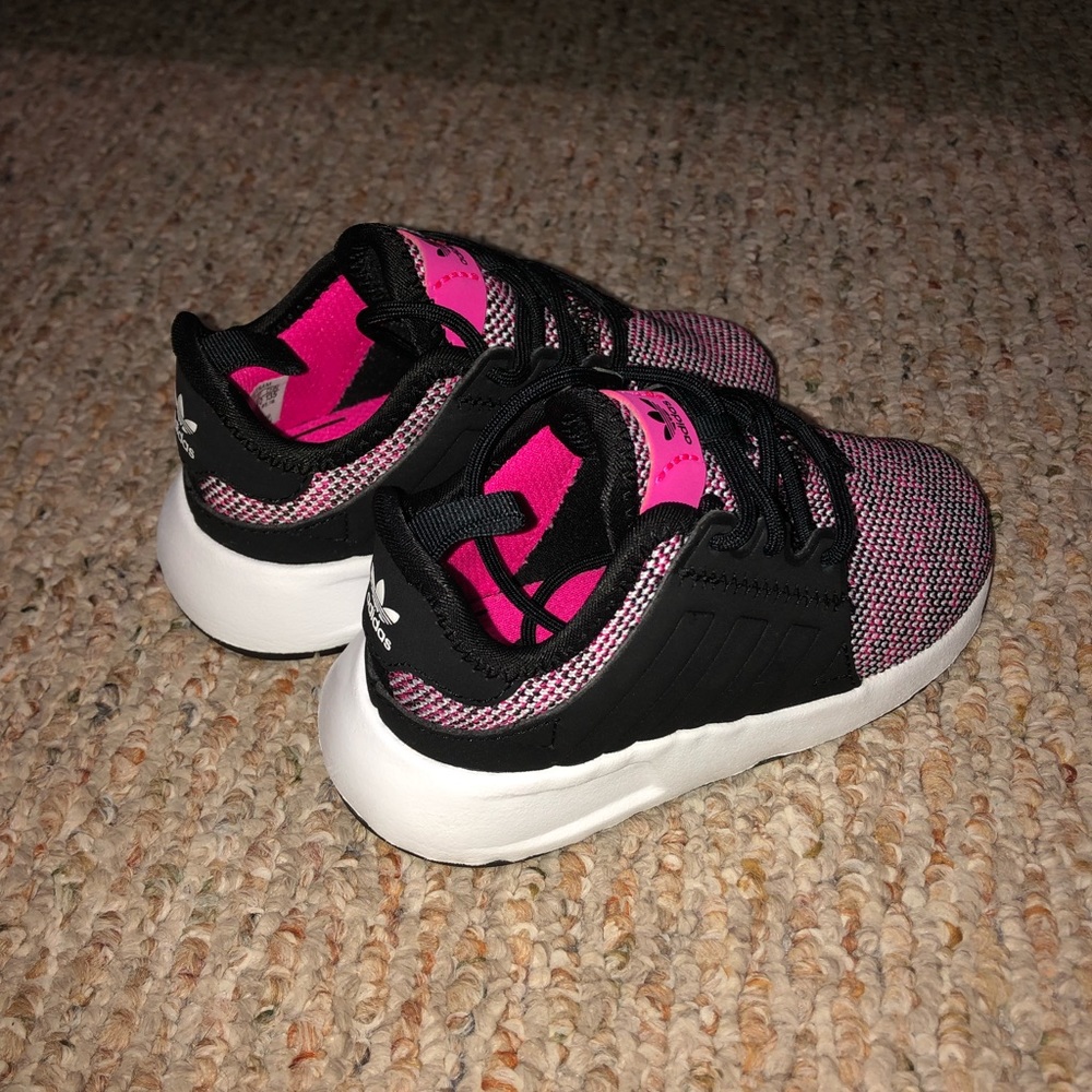 Adidas Sneakers